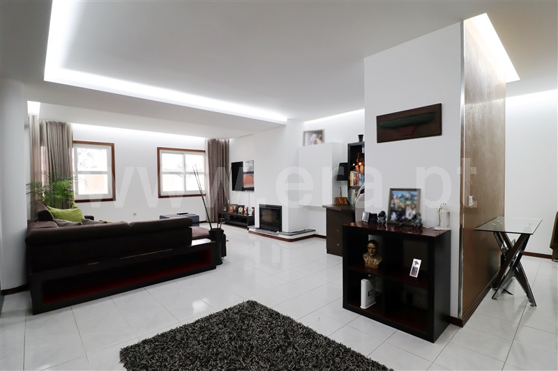 Apartamento T3 / Santa Maria da Feira, Santa Maria de Lamas