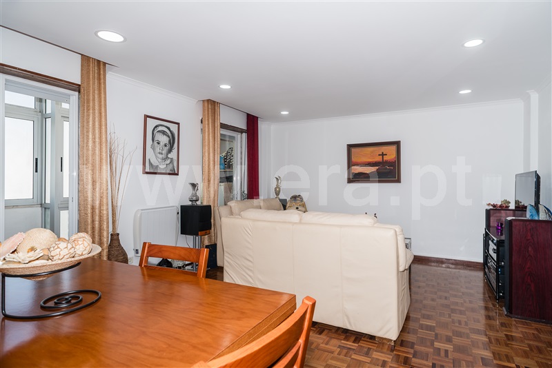 Apartamento T3 / Sintra, Cacém e São Marcos