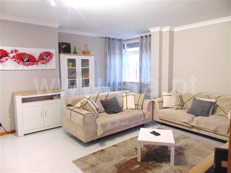 Apartamento T3 / Sintra, Fitares