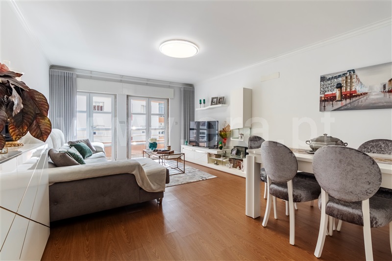 Apartamento T3 / Sintra, Queluz e Belas