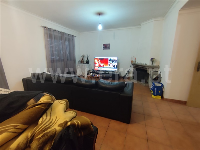 Apartamento T3 / Tarouca, Tarouca e Dálvares