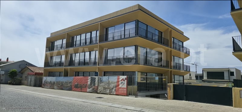 Apartamento T3 / Vila do Conde, Árvore