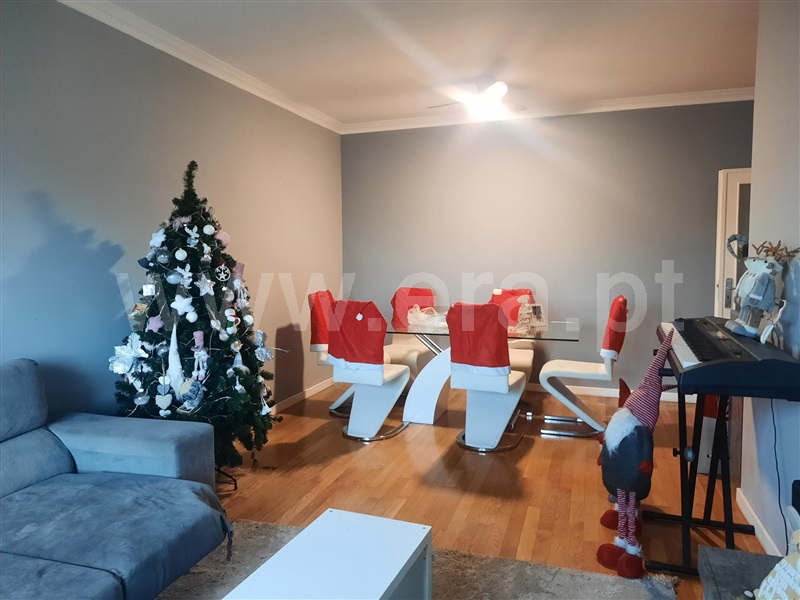 Apartamento T3 / Vila Nova de Famalicão, Oliveira (Santa Maria)