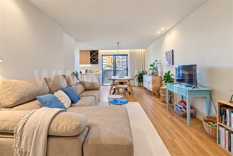 Apartamento T3 à venda em Vila Nova de Famalicão e Calendário, Vila Nova de Famalicão — foto 2