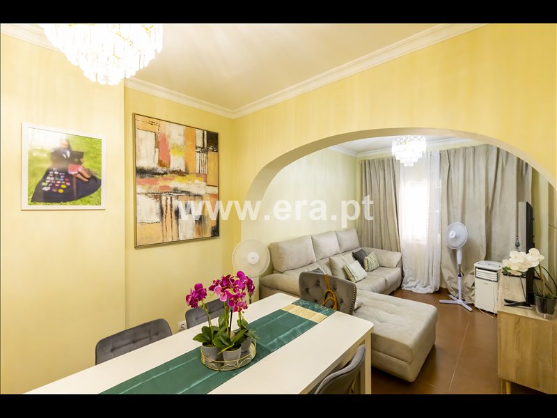 Apartamento T4 em Tramagal, €215.000