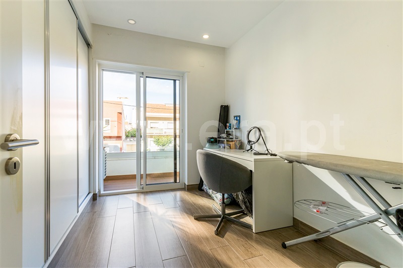 Apartamento T4 Almada, Laranjeiro e Feijó - 1513136 - 12