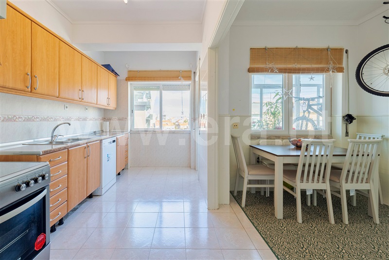 Apartamento T4 à venda em Laranjeiro, Almada — foto 2