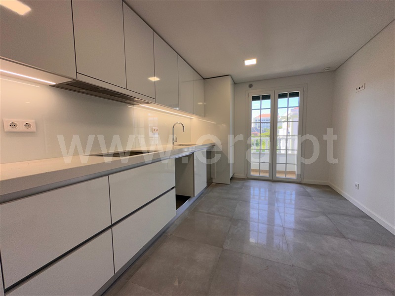 Apartamento T4 / Amadora, Águas Livres