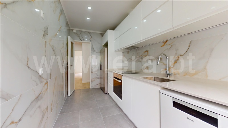Apartamento T4 / Amadora, Águas Livres