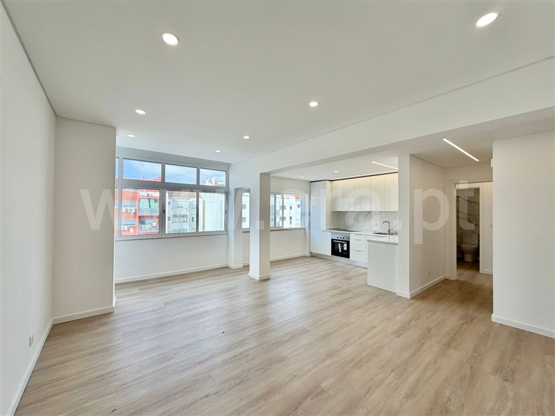 Apartamento T4 / Barreiro, Verderena / Av. D. Afonso Henriques
