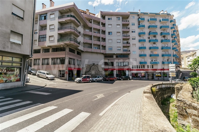 Apartamento T4 à venda em Covilhã, €240.000