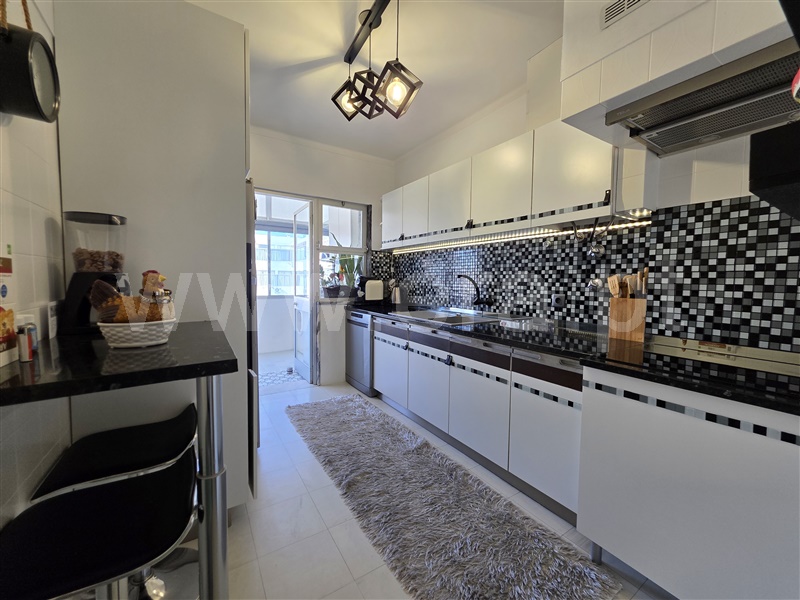 Apartamento T4 em Faro (Sé e São Pedro), €410.000