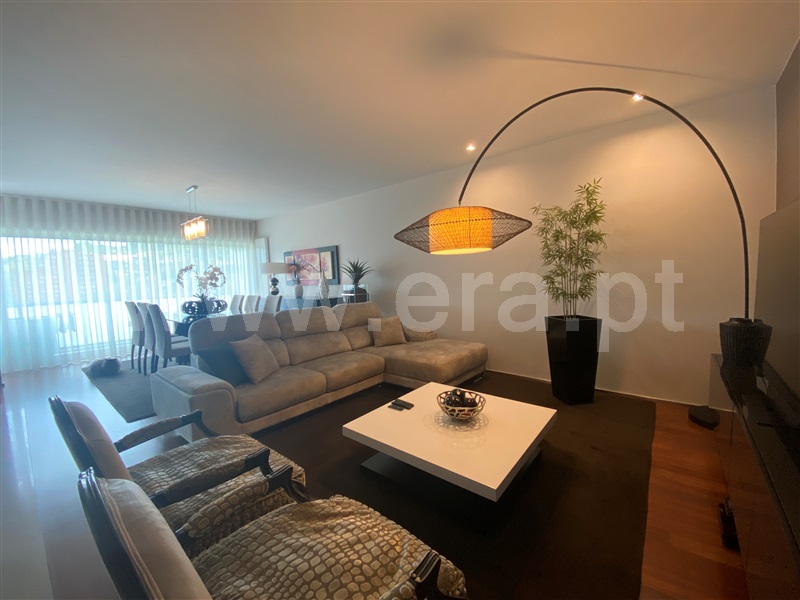 Apartamento T4 / Guimarães, Costa