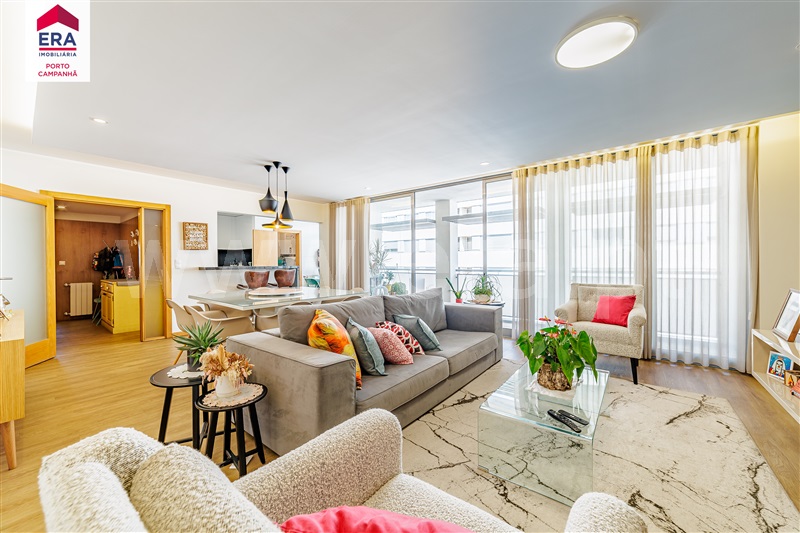 Apartamento T4 à venda em Cidade da Maia, Maia — foto 2