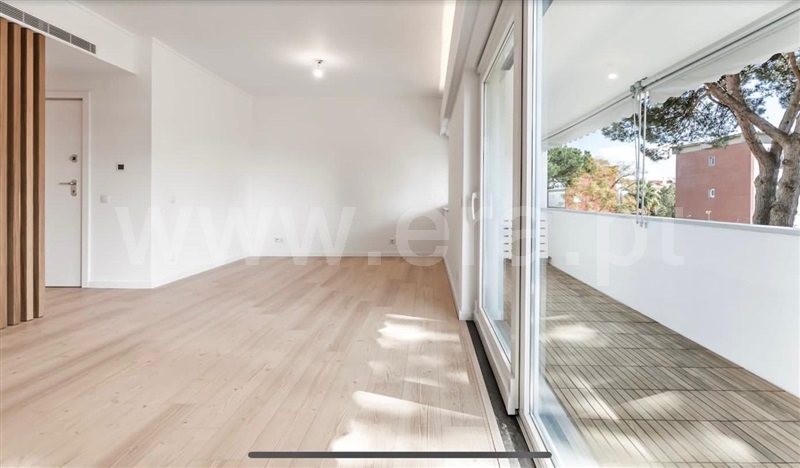 Apartamento T4 / Oeiras, Centro de Carnaxide