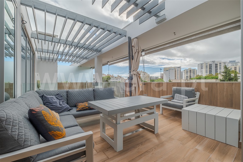 Apartamento T4 / Oeiras, Miraflores