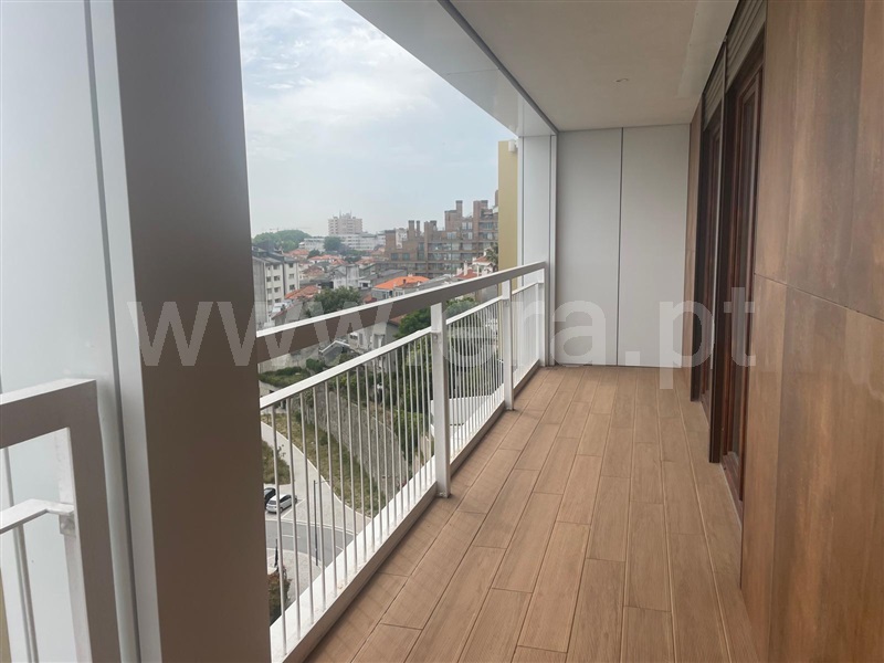 Apartamento T4 / Porto, Campanhã