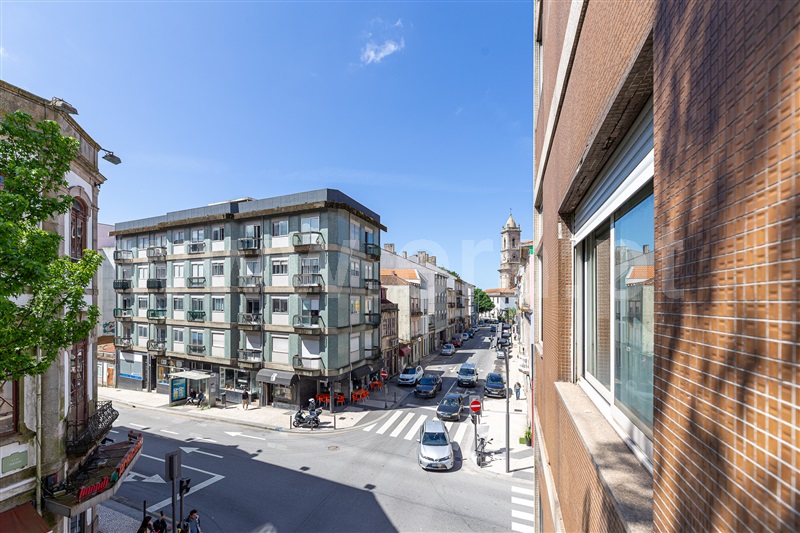 Apartamento T4 / Porto, Faria Guimarães