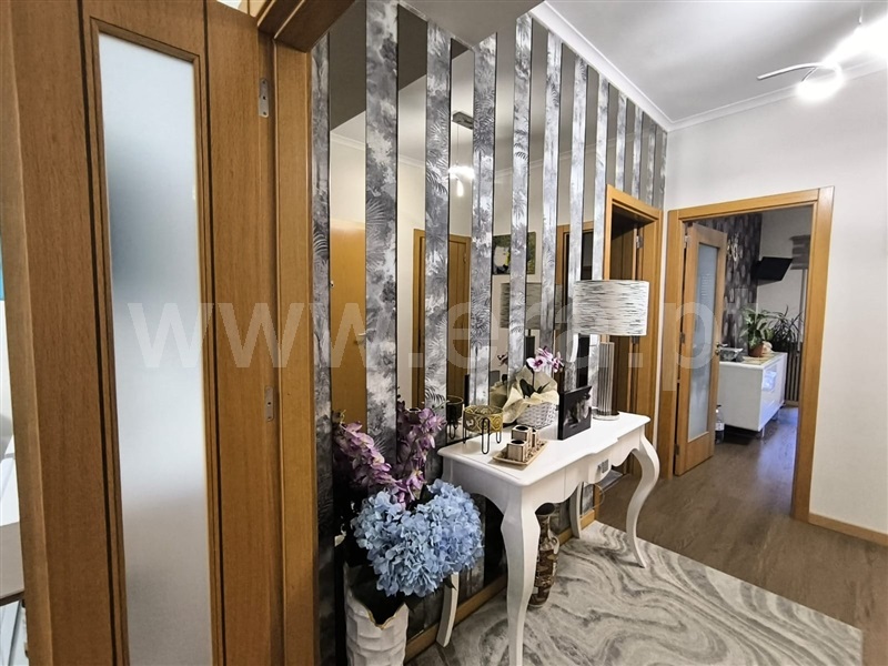 Apartamento T4 / Tarouca, Tarouca e Dálvares