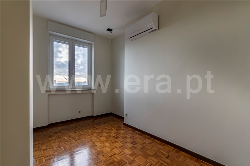 Apartamento T4 Vila Nova de Gaia, Avenida República - 1295020 - 8