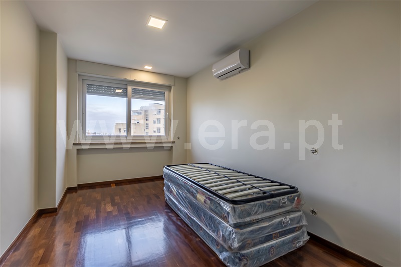 Apartamento T4 Vila Nova de Gaia, Avenida República - 1295020 - 17