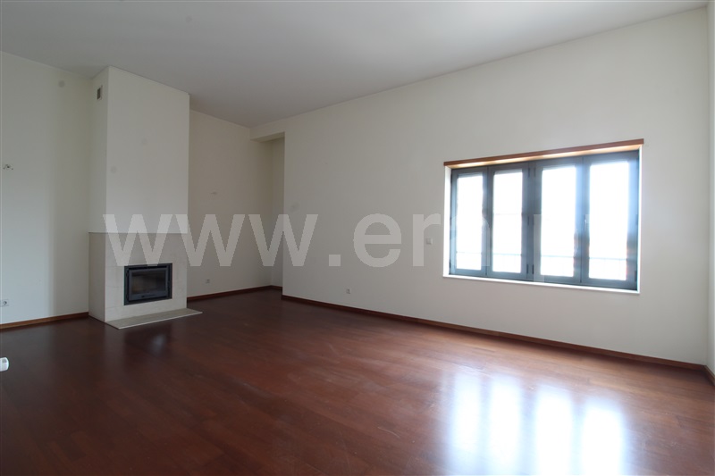 Apartamento T4 / Vila Nova de Gaia, Oliveira do Douro