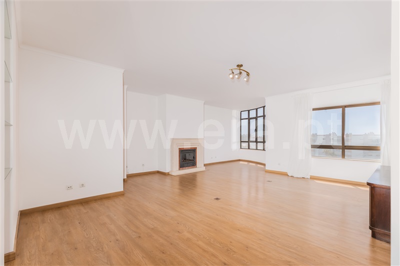 Apartamento T5 à venda em Faro (Sé e São Pedro), Faro — foto 2
