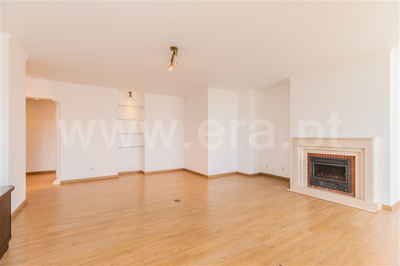 Apartamento T5 à venda em Faro (Sé e São Pedro), Faro — foto 4