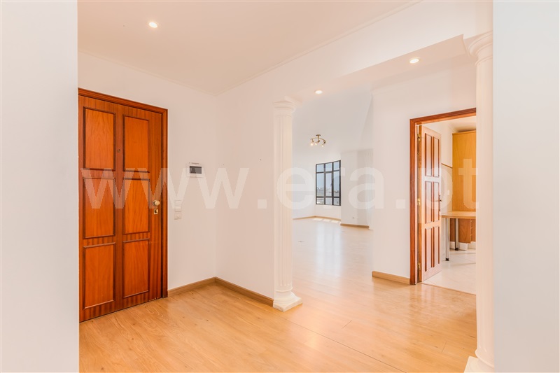 Apartamento T5 à venda em Faro (Sé e São Pedro), Faro — foto 7