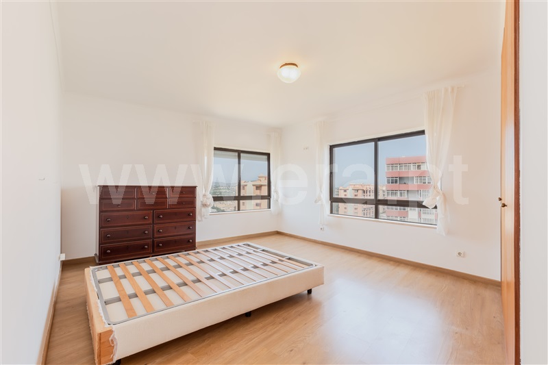 Apartamento T5 à venda em Faro (Sé e São Pedro), Faro — foto 8