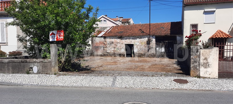 Armazém / Carregal do Sal, Currelos, Papízios e Sobral