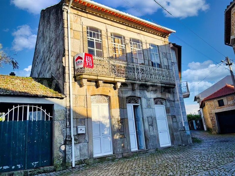 Casa Senhorial T4 / Mangualde, Santiago de Cassurrães e Póvoa de Cervães
