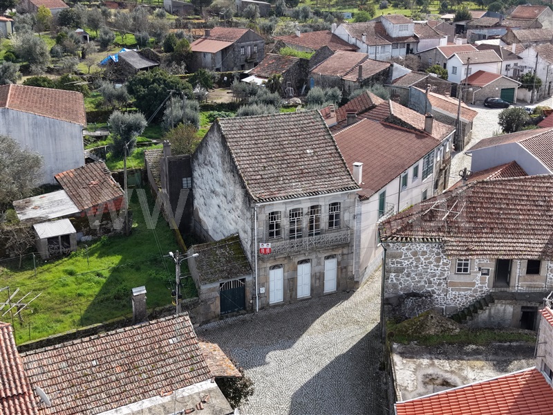 Casa Senhorial T4 / Mangualde, Santiago de Cassurrães e Póvoa de Cervães