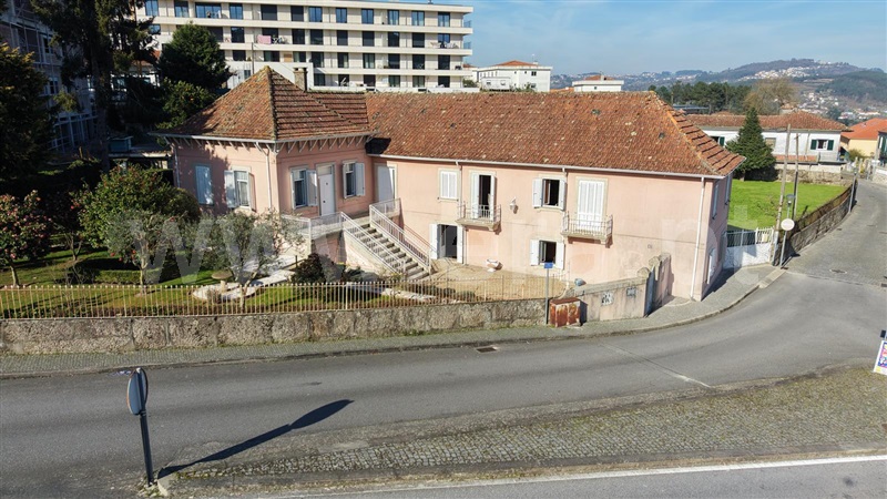 Casa Senhorial T5 / Amarante, Real, Ataíde e Oliveira