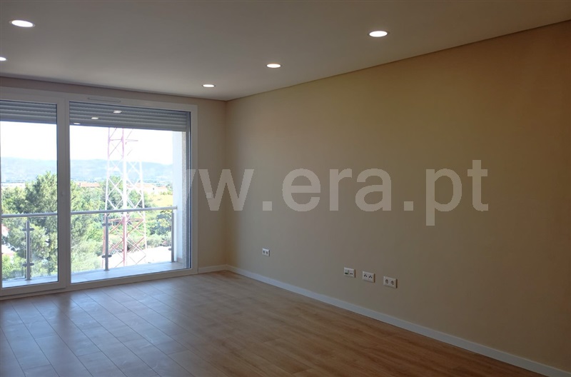 Apartamento T2 à venda em Covilhã e Canhoso, Covilhã — foto 3