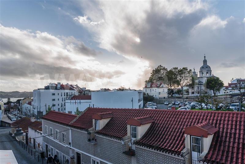 Duplex T3 / Lisboa, Ajuda