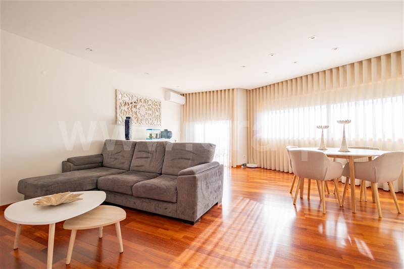 Apartamento T3 em Pedrouços, €365.000