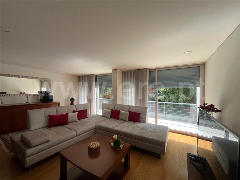 Duplex T3 / Santo Tirso, Aves