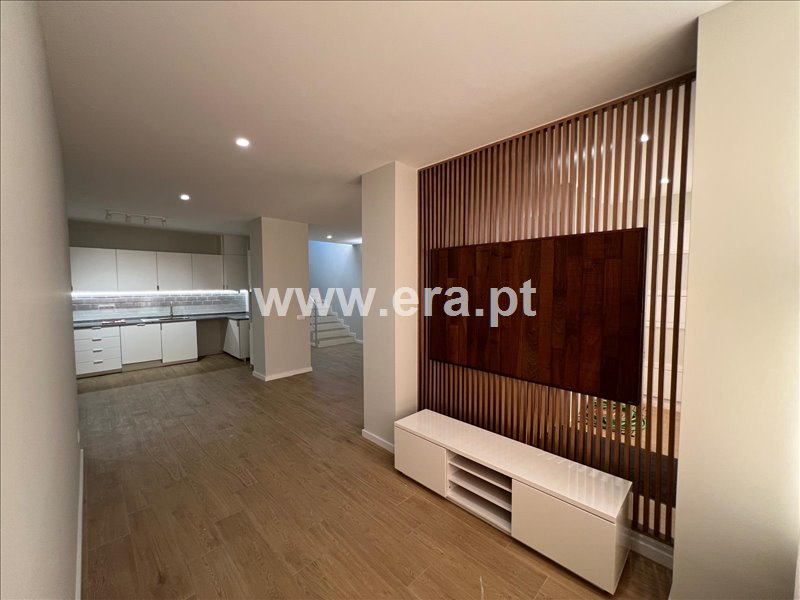 Apartamento T3 à venda em Vilarinho das Cambas, Vila Nova de Famalicão — foto 2