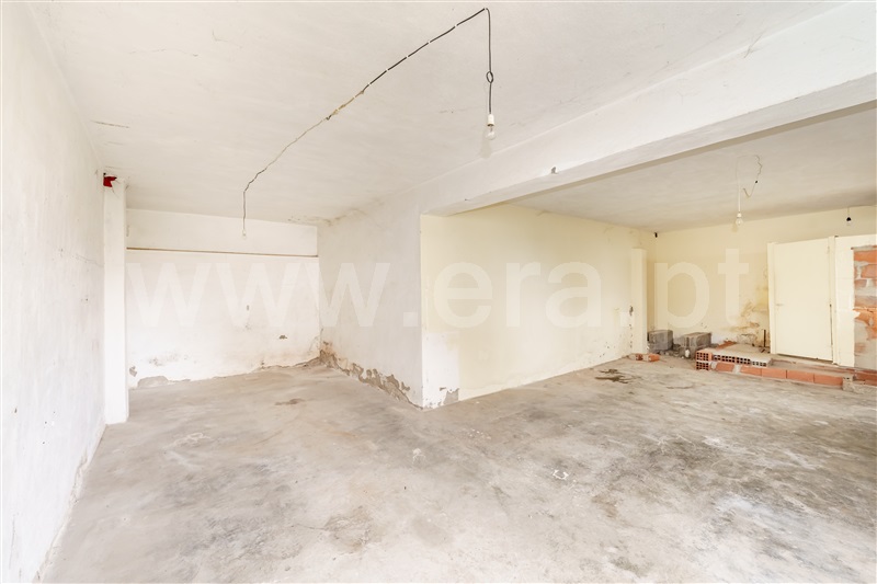 Garagem / Belmonte, Belmonte