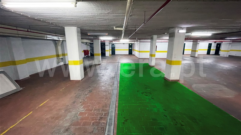 Garagem, São Domingos de Benfica, Lisboa (Foto 3 de 16)