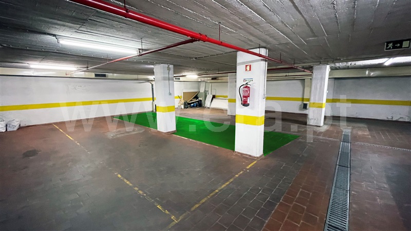Garagem, São Domingos de Benfica, Lisboa (Foto 4 de 16)