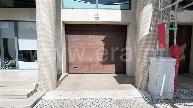 Garagem, São Domingos de Benfica, Lisboa (Foto 9 de 16)