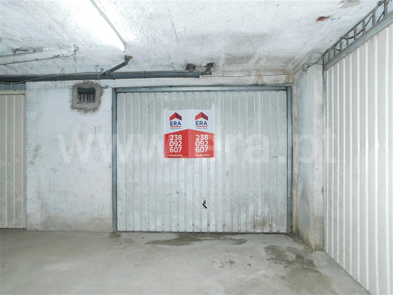 Garagem / Seia, Seia, São Romão e Lapa dos Dinheiros
