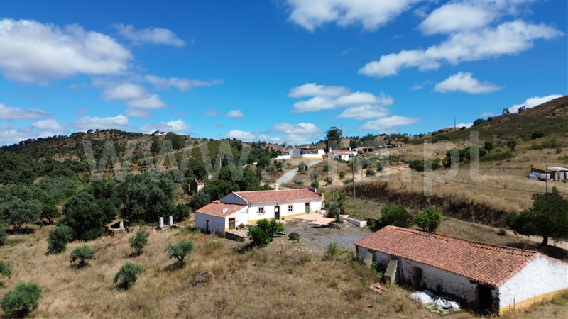 Herdade T4 / Ourique, Garvão e Santa Luzia