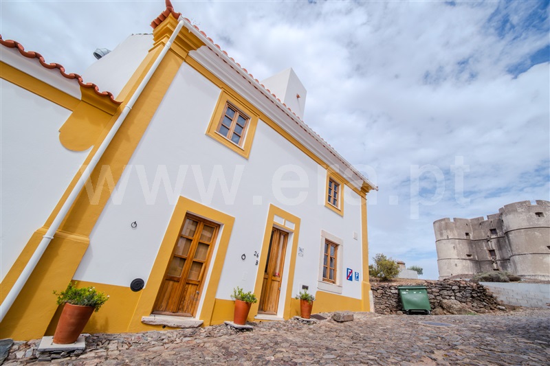 Hotel T5 / Estremoz, Évora Monte (Santa Maria)