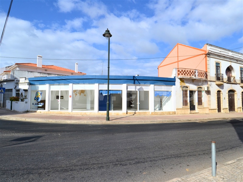 Loja / Almeirim, Almeirim