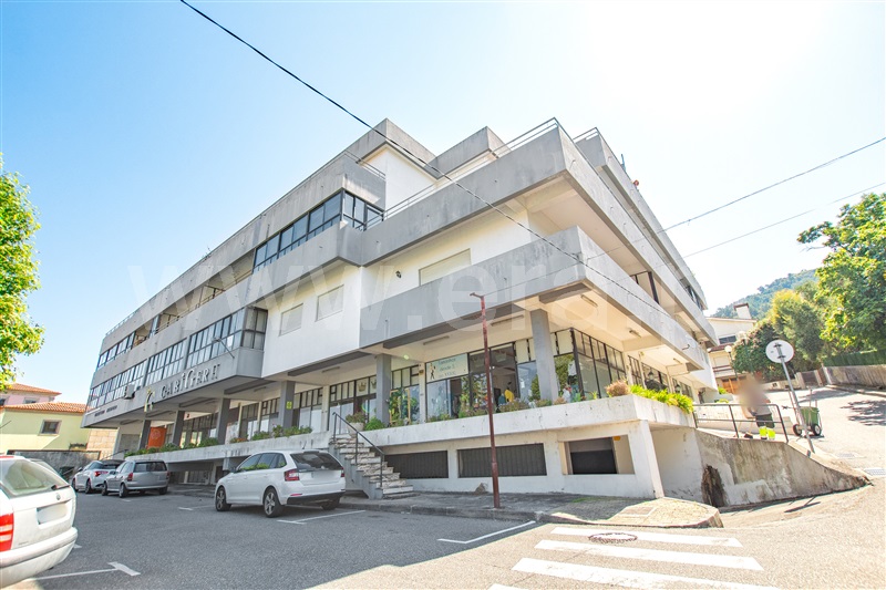 Loja / Vila Nova de Cerveira, Vila Nova de Cerveira e Lovelhe - More