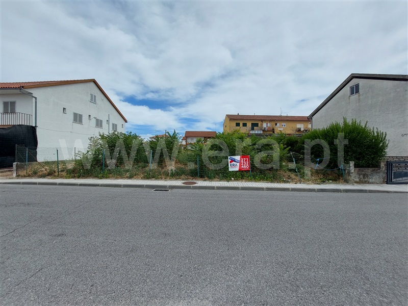 Lote / Almeida, Vilar Formoso