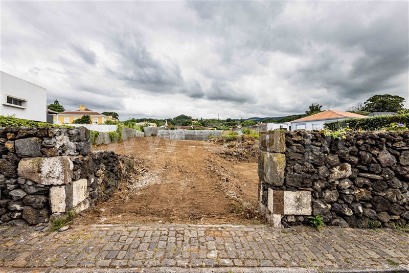 Lote  Angra do Heroísmo, Angra (São Pedro) - 1365677 - 8